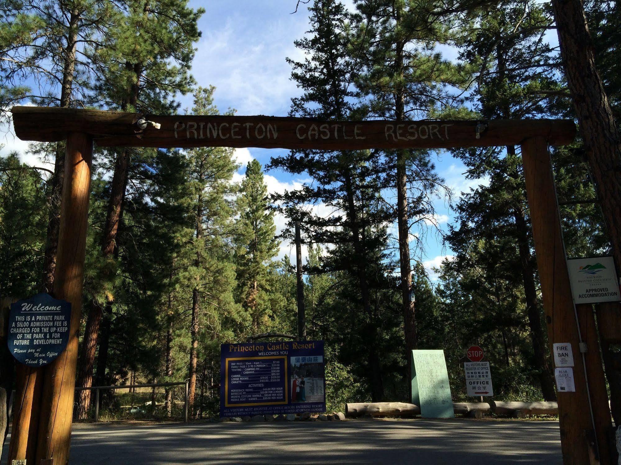 Rainbow Lake Castle Resort Princeton Bagian luar foto